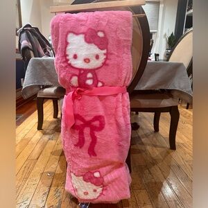 Hello Kitty bow blanket